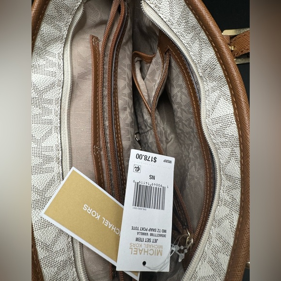 NWT MICHAEL KORS MEDIUM SNAP POCKET TOTE. CREAM/BROWN. - Picture 7 of 10